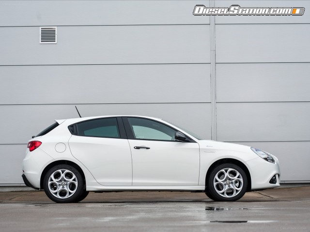 Alfa Romeo Giulietta Sprint 2015 Picture #1 Alfa Romeo Giulietta Sprint 2015 Picture #1